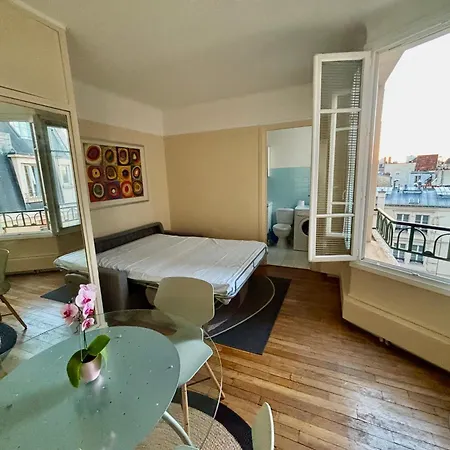 Maison Passy - Quiet Near Eiffel Tower *